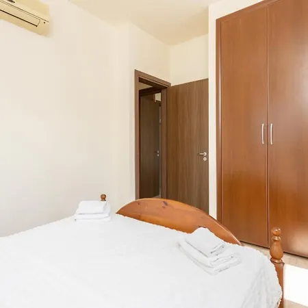Nikol Villa Paralimni