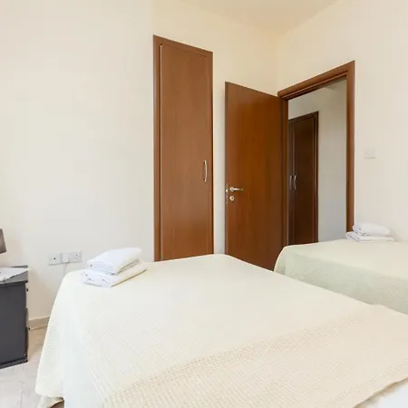 Nikol Paralimni