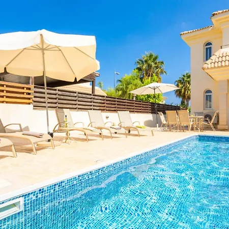 Villa Nikol